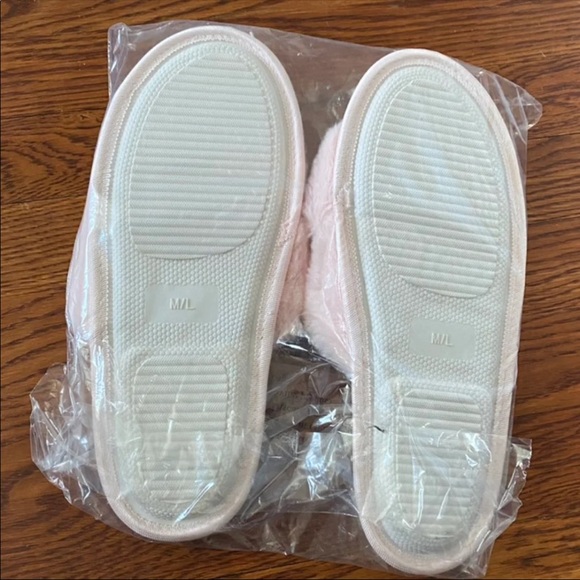 Slippers - Picture 4 of 4